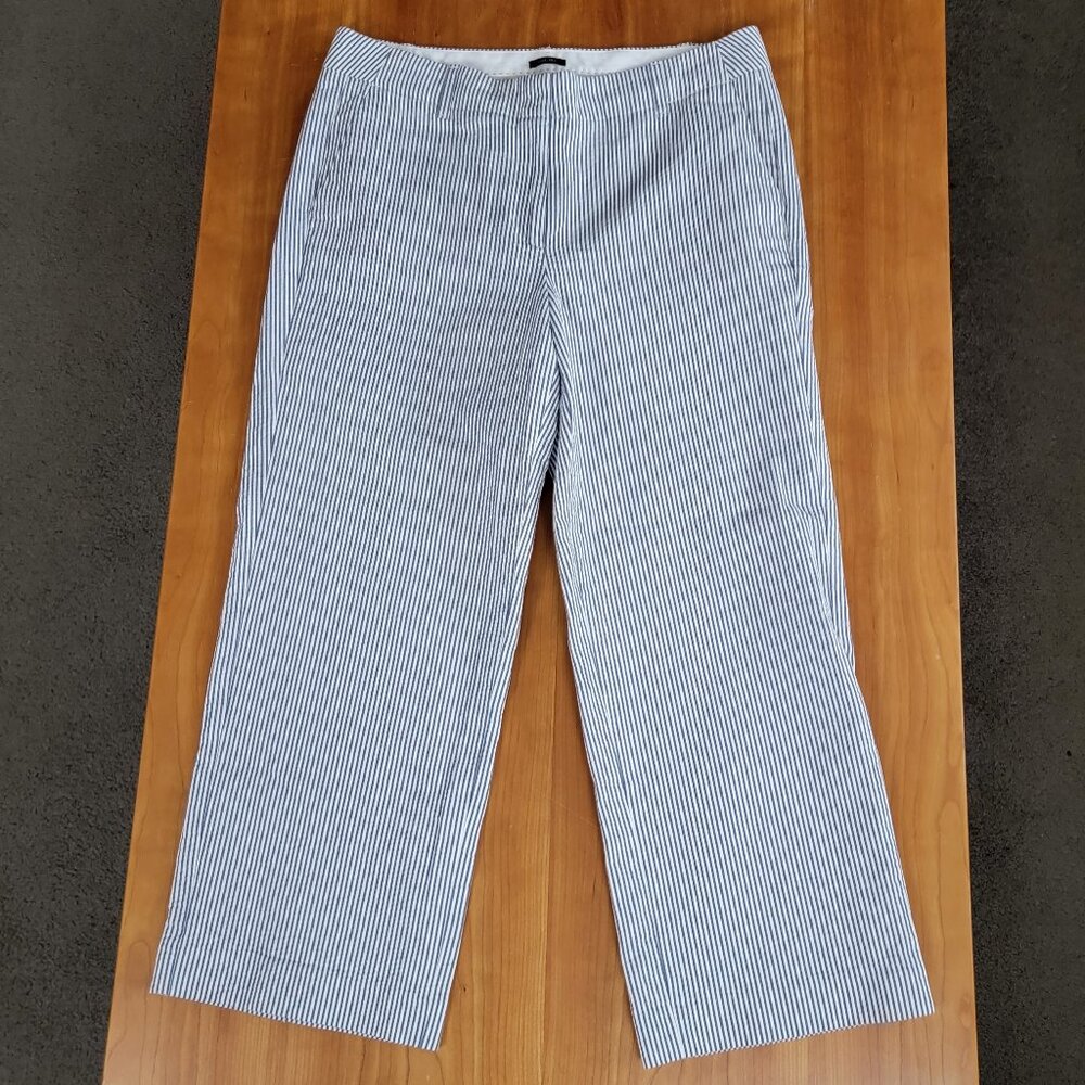 NWOT Talbots Blue White Striped Chelsea Seersucker Capri Pants - 4 - Picture 3 of 9